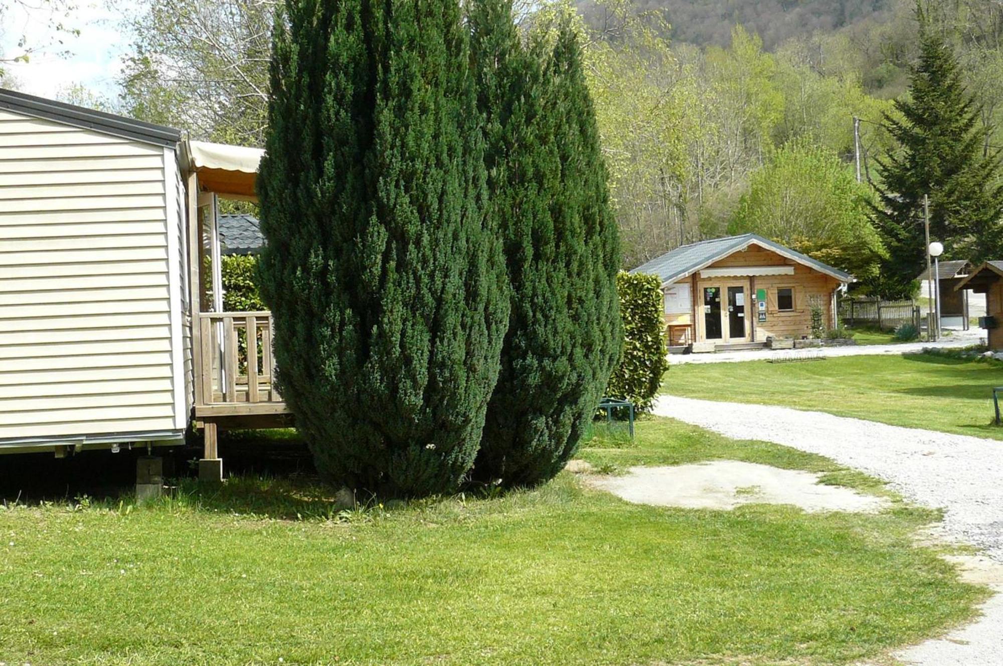 Camping Le Rey Louvie Juzon Экстерьер фото