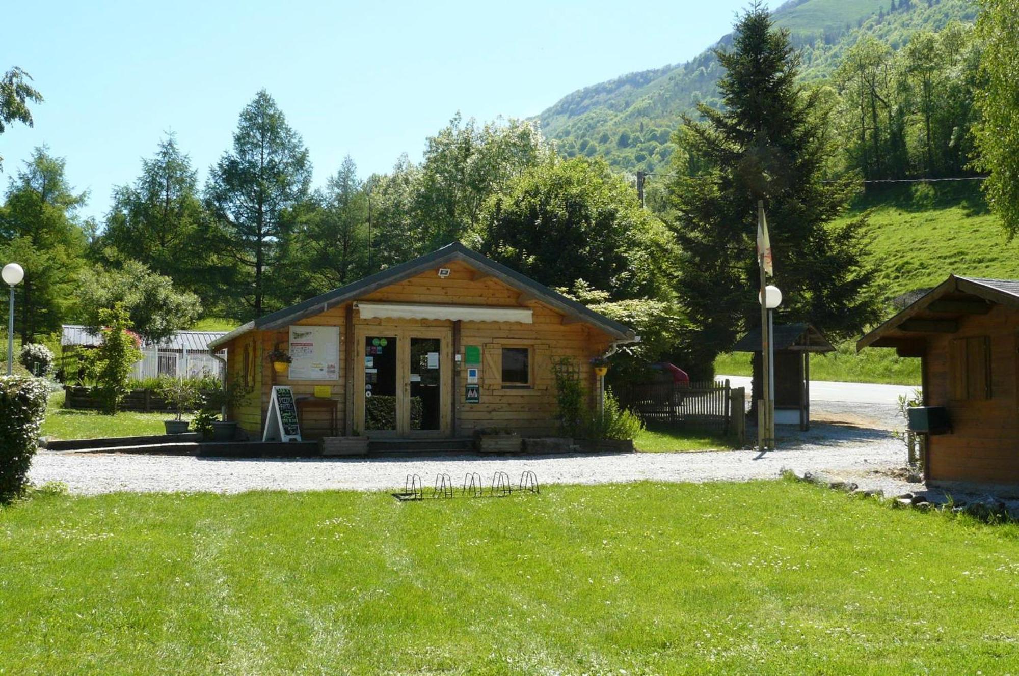 Camping Le Rey Louvie Juzon Экстерьер фото