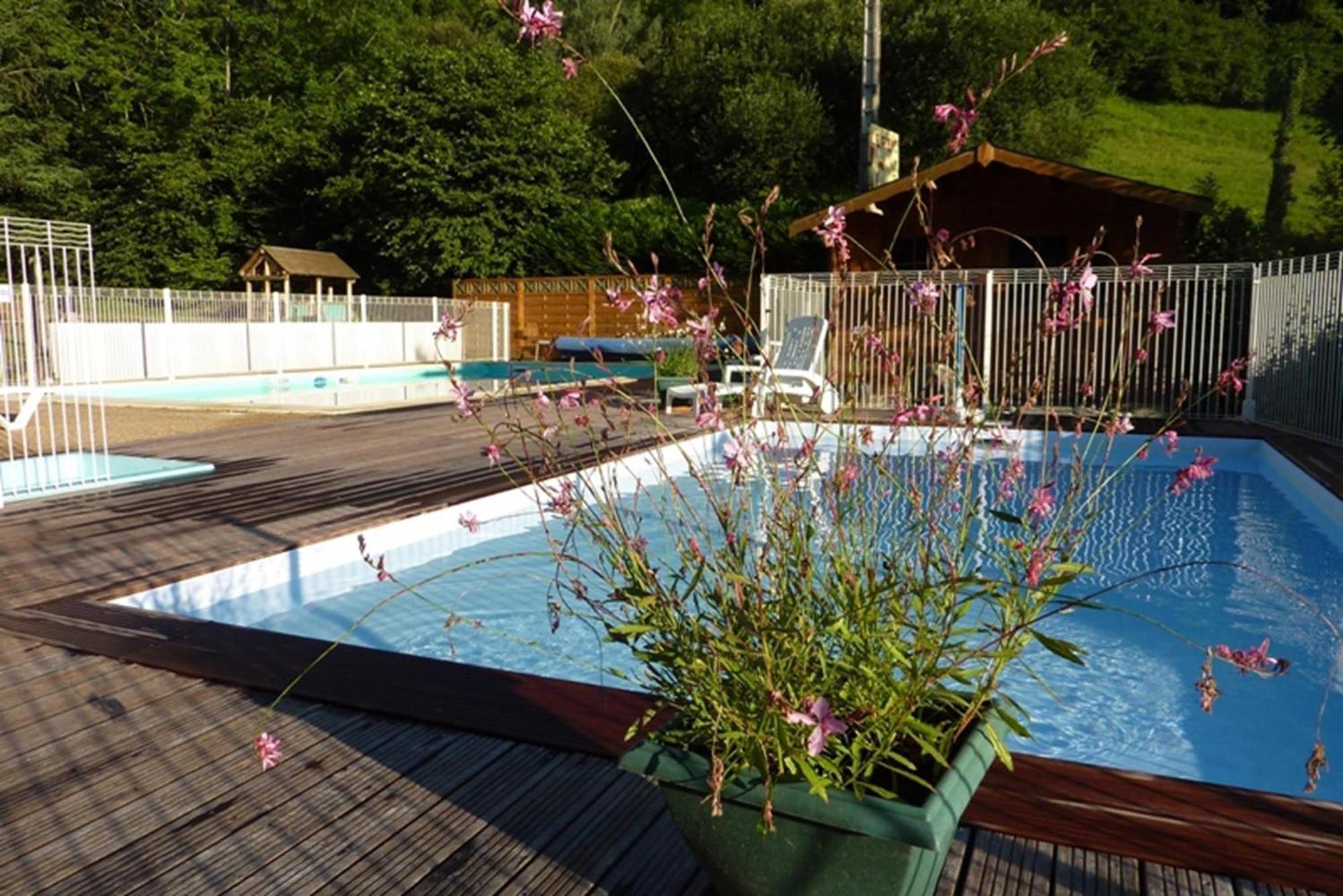 Camping Le Rey Louvie Juzon Экстерьер фото