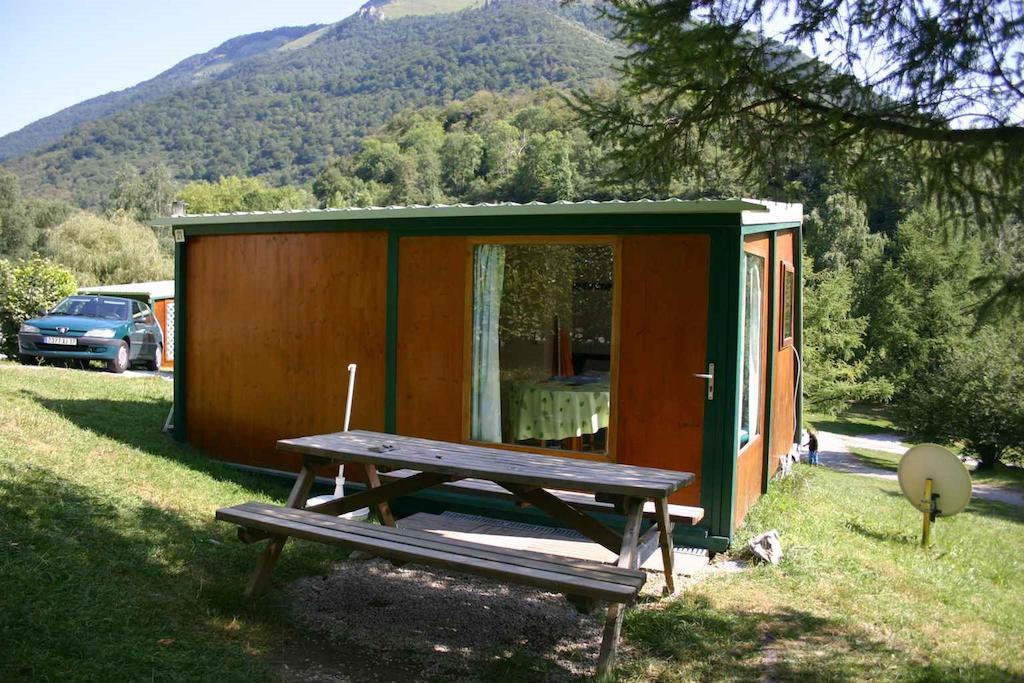 Camping Le Rey Louvie Juzon Номер фото