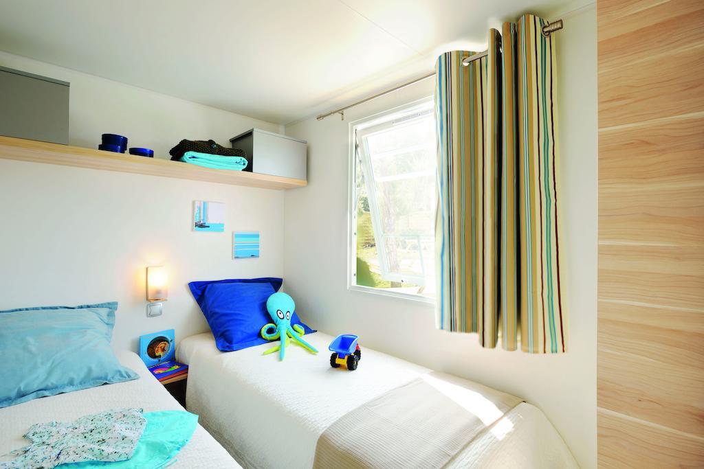 Camping Le Rey Louvie Juzon Номер фото