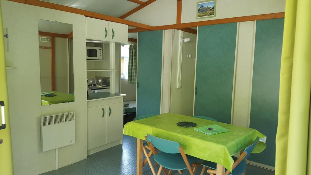 Camping Le Rey Louvie Juzon Экстерьер фото