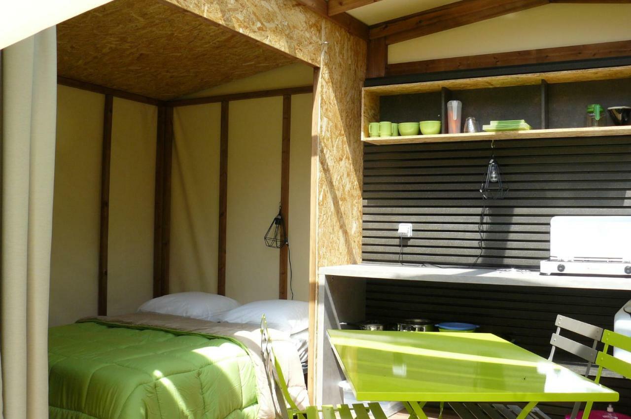Camping Le Rey Louvie Juzon Экстерьер фото